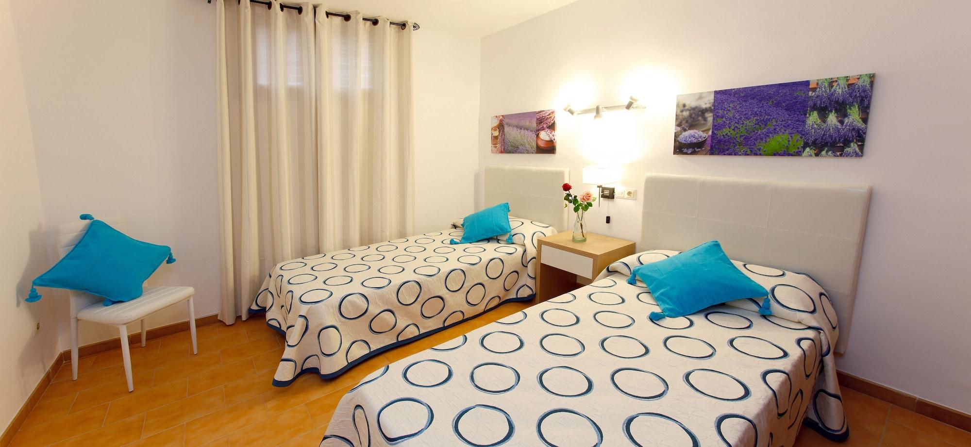 Typic Sandic Apartments Es Cana المظهر الخارجي الصورة